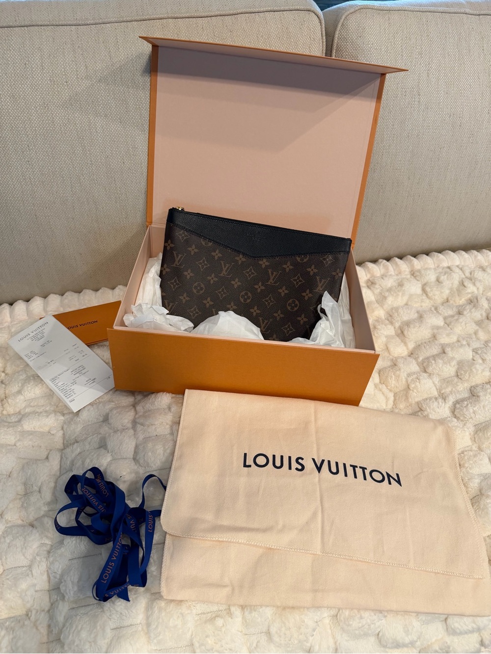 Louis Vuitton Monogram Daily Pouch in Brown with Black Trim - New in Box - Picture 2 of 11